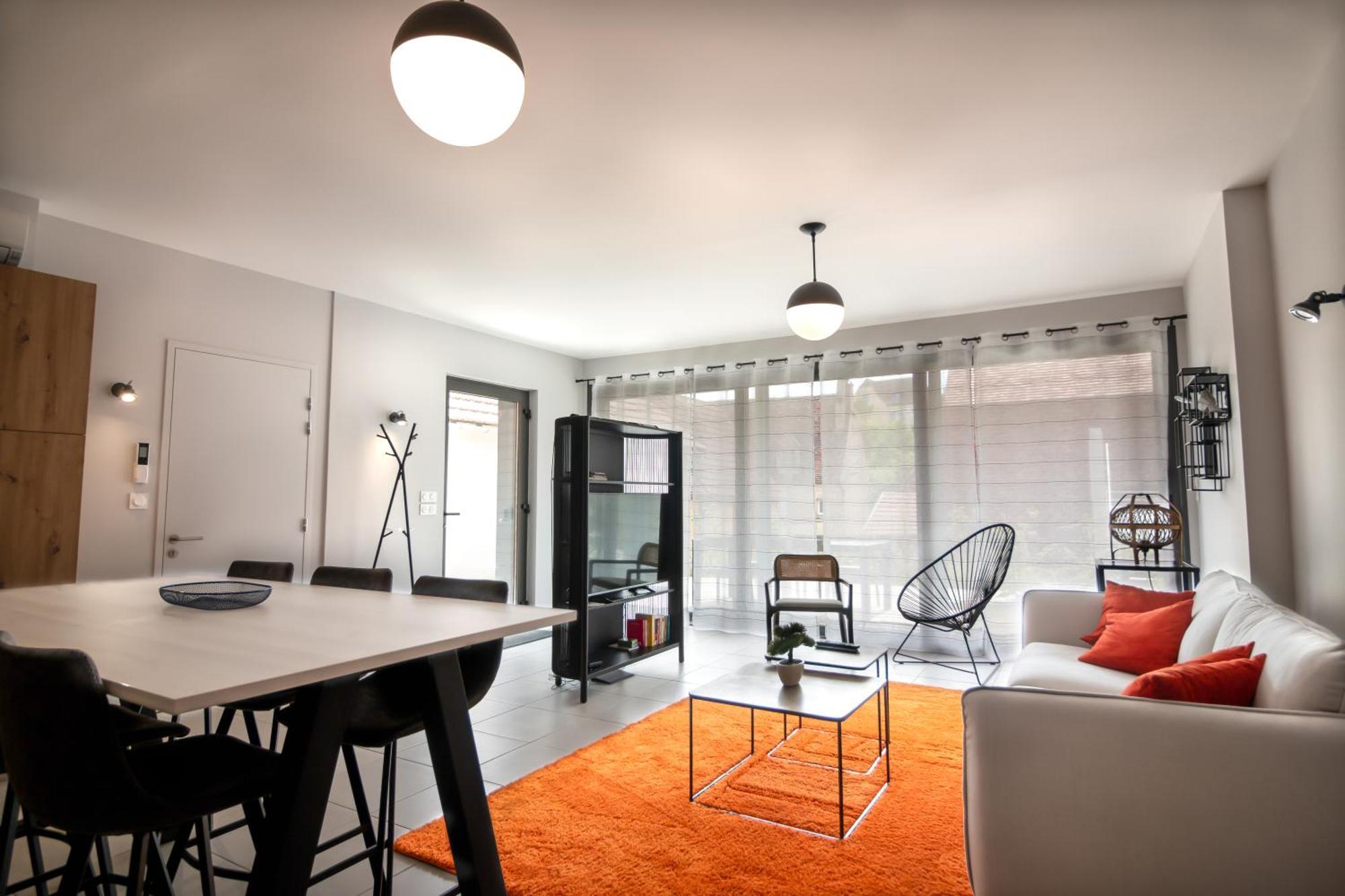 Bella, Jacuzzi Partage & Parking Avec Borne De Recharge Voiture Electrique Apartment *